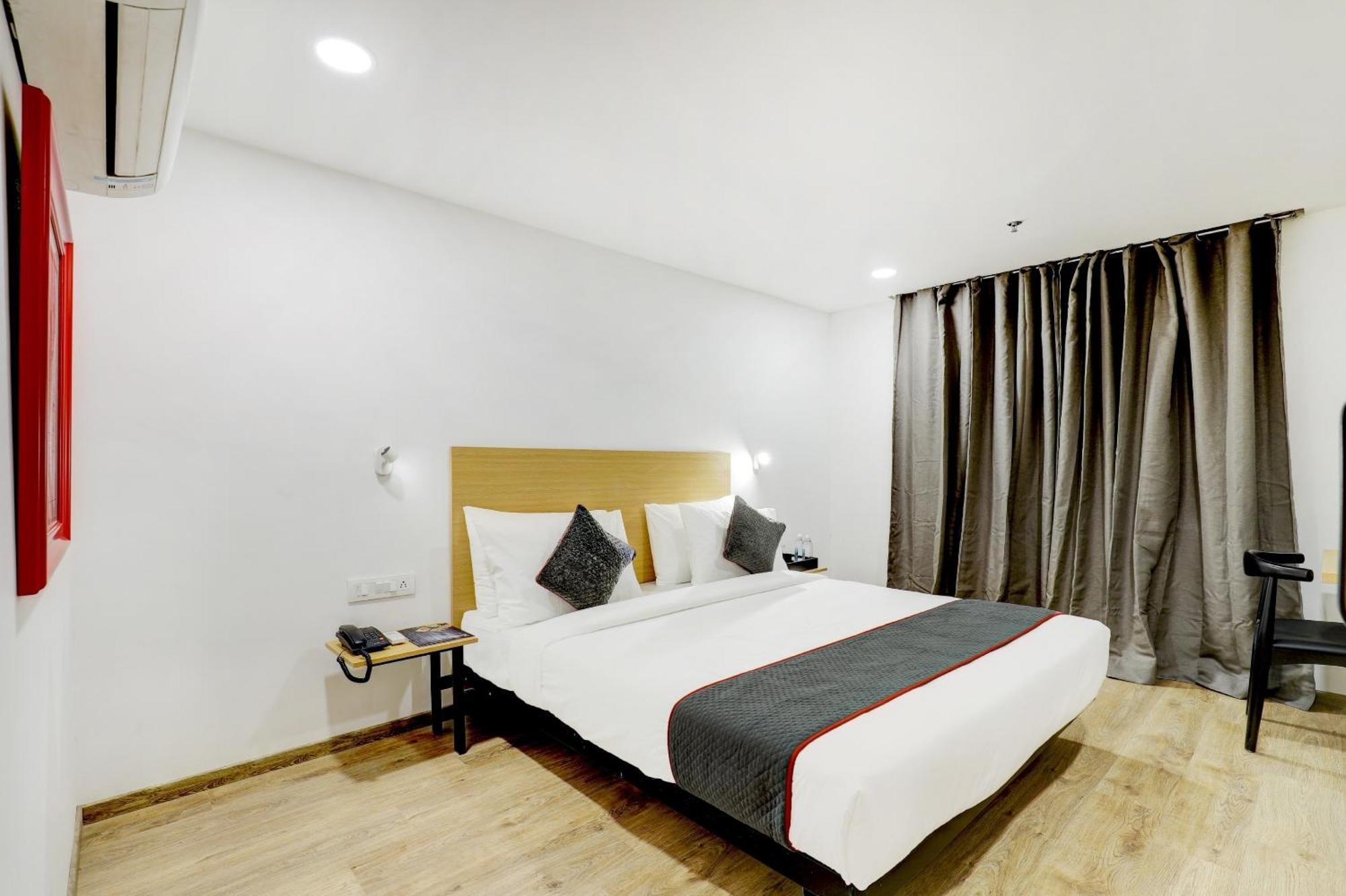 Super Townhouse Rajyash Rise Hotel Sarkhej Kültér fotó