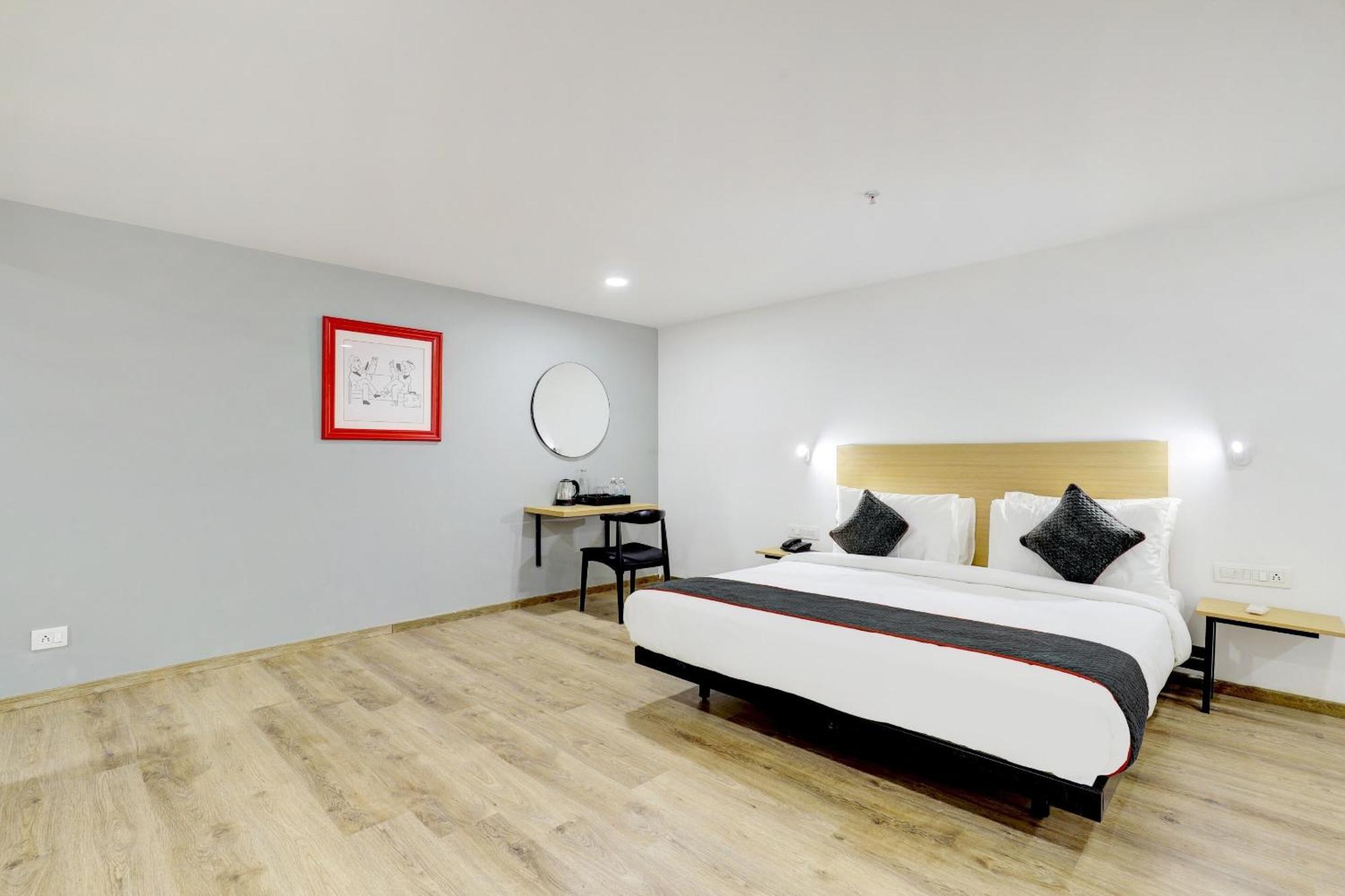 Super Townhouse Rajyash Rise Hotel Sarkhej Kültér fotó